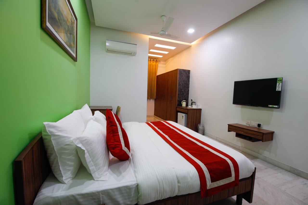 Peepal Tree Residency Near Max Hospital Saket Bed & Breakfast New Delhi Bagian luar foto